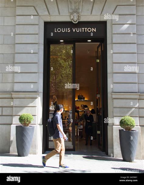 louis vuitton barcelona paseo de gracia|louis vuitton barcelona 80.